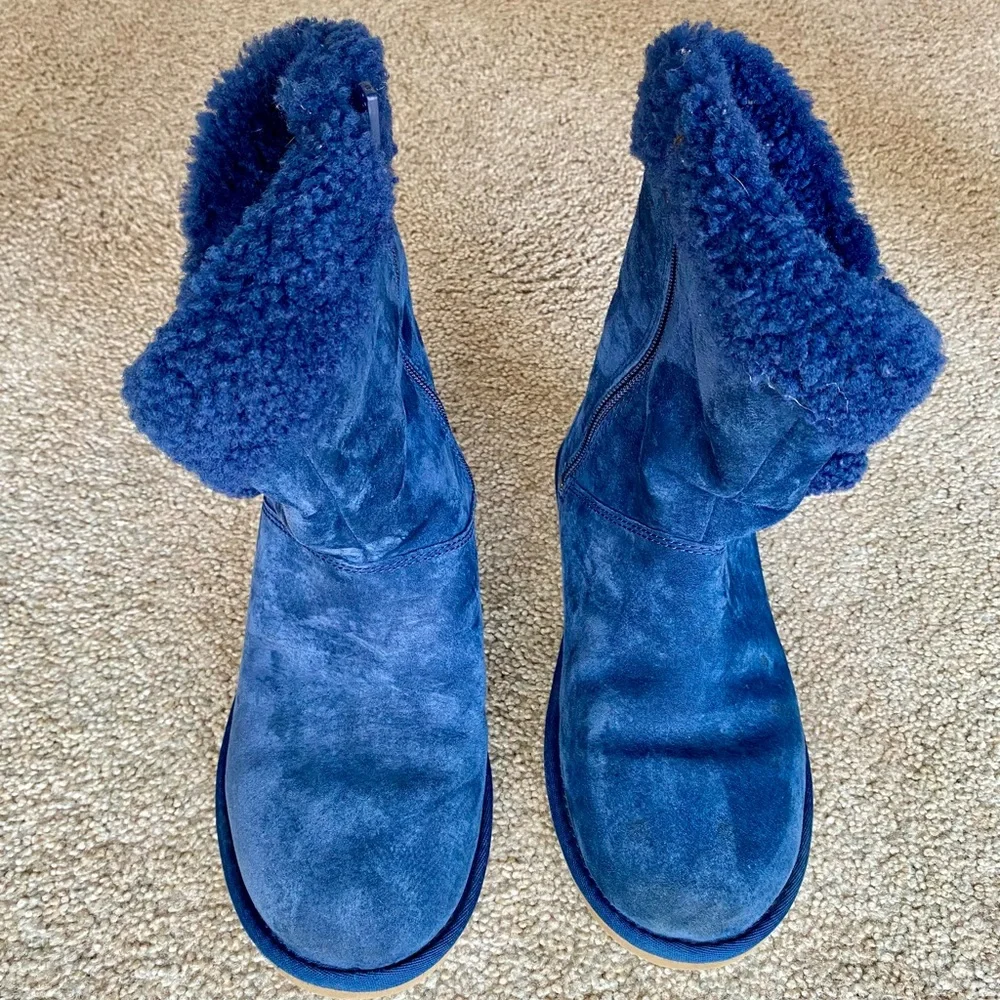 UGG Plumdale Cuff Boots - Picture 5 of 15